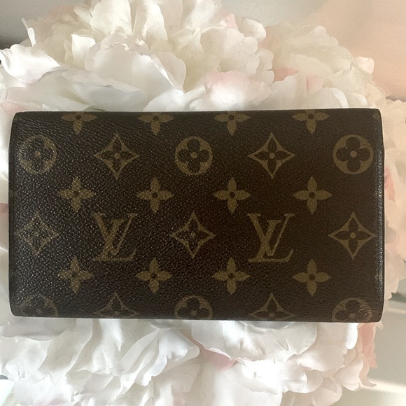 LOUIS VUITTON MONOGRAM CANVAS PORTE TRESOR INTERNATIONAL WALLET - Picture 3 of 13